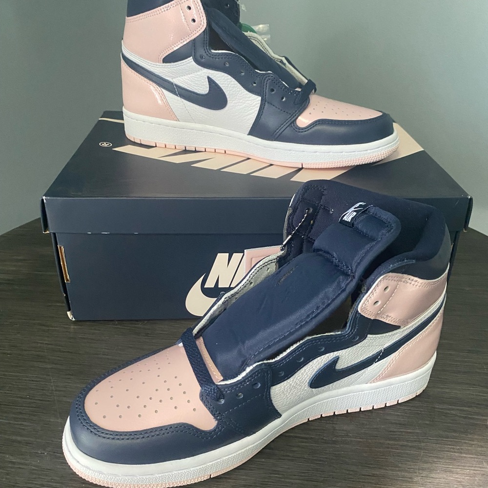 NWT Nike Women's Jordan 1 Retro High OG - Atmosphere, 7.5 - Picture 2 of 16